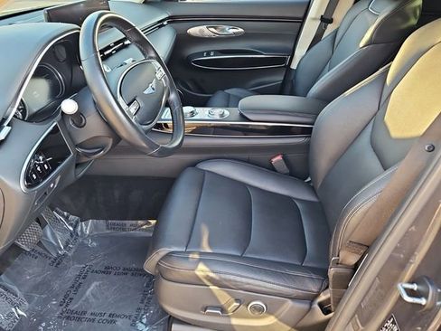 Used 2022 Genesis GV70 2.5T image 11