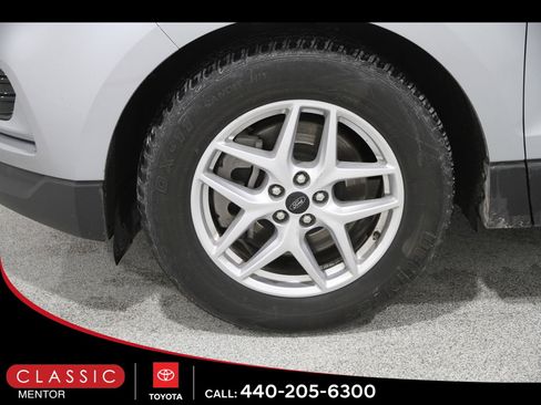 Used 2024 Ford Edge SEL image 21