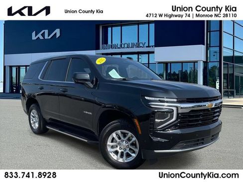 Used 2025 Chevrolet Tahoe LS AWD/4WD image 1