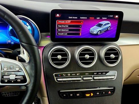 Used 2022 Mercedes-Benz GLC 300 4MATIC image 17