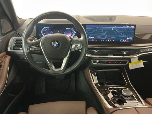 Certified 2025 BMW X5 sDrive40i w/ Premium Package image 9