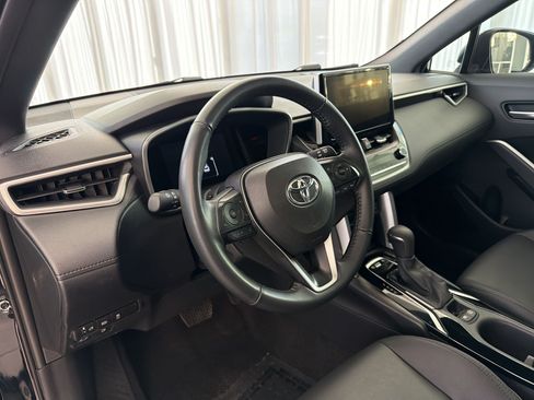 Used 2024 Toyota Corolla Cross AWD Hybrid w/ Convenience Package image 4