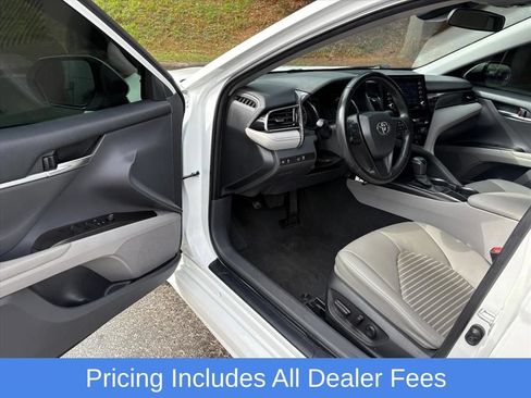 Used 2022 Toyota Camry SE FWD image 13