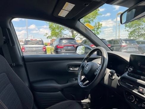 Used 2024 Honda HR-V Sport image 32