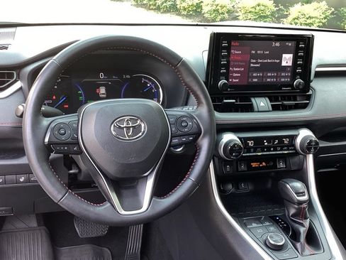 Used 2022 Toyota RAV4 SE w/ Weather & Moonroof Package AWD/4WD image 13