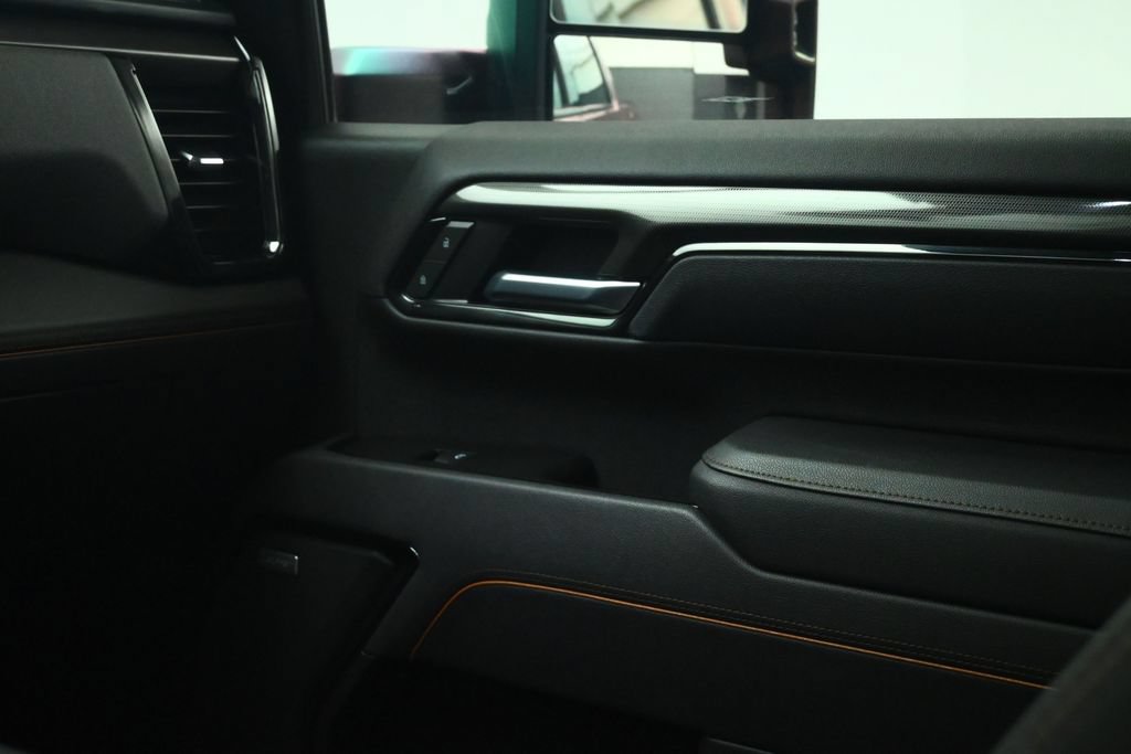 Used 2025 GMC Sierra 2500 AT4 w/ AT4 Premium Plus Package AWD/4WD image 45