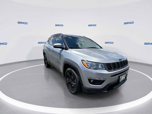 Used 2019 Jeep Compass Latitude FWD image 2