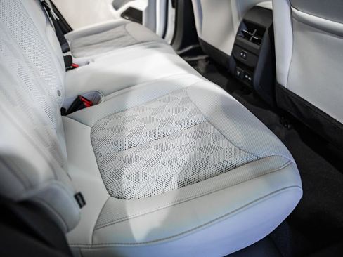 New 2026 Jeep Cherokee Overland image 34