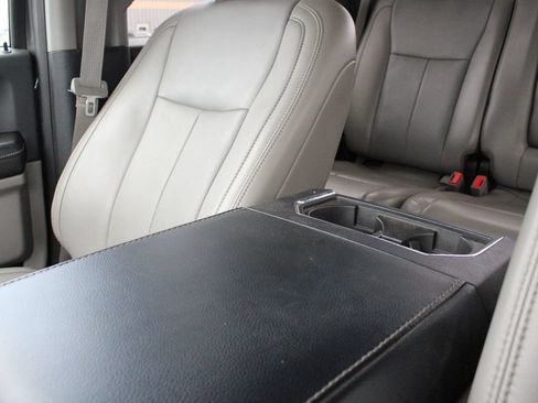 Used 2019 Ford F150 Lariat w/ Equipment Group 502A Luxury AWD/4WD image 18