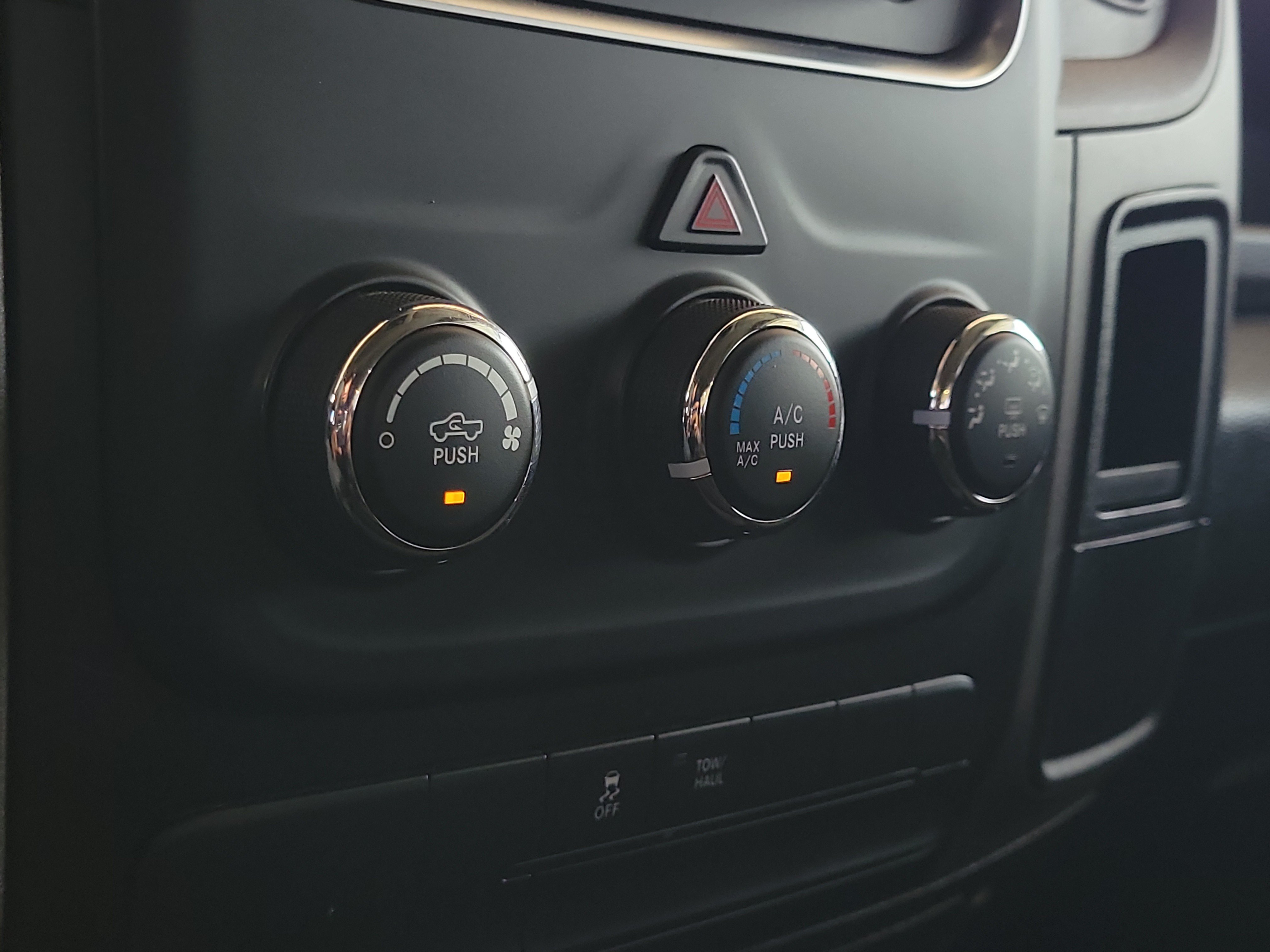 Used 2019 RAM 1500 Express AWD/4WD image 26