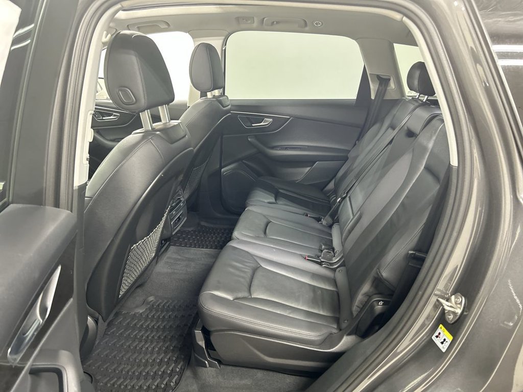 Used 2022 Audi Q7 3.0T Premium AWD/4WD image 21