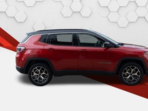 Used 2025 Jeep Compass Limited AWD/4WD image 7