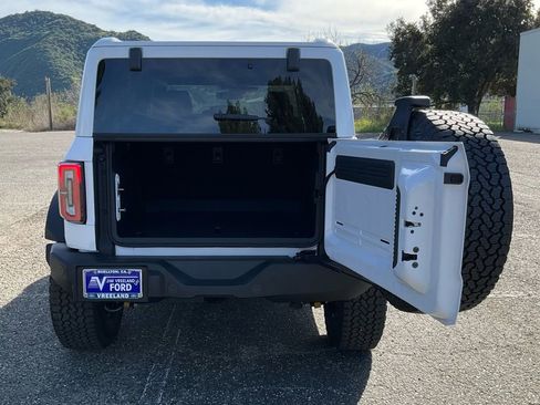 New 2025 Ford Bronco Outer Banks w/ Sasquatch Package image 17