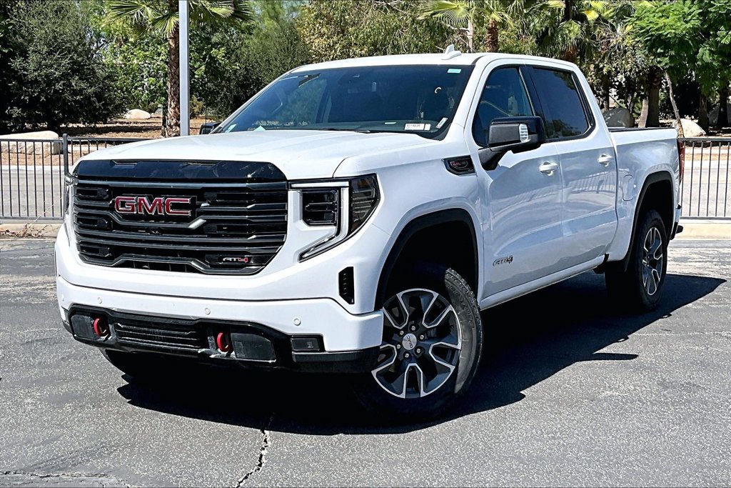 Used 2025 GMC Sierra 1500 AT4 AWD/4WD image 2