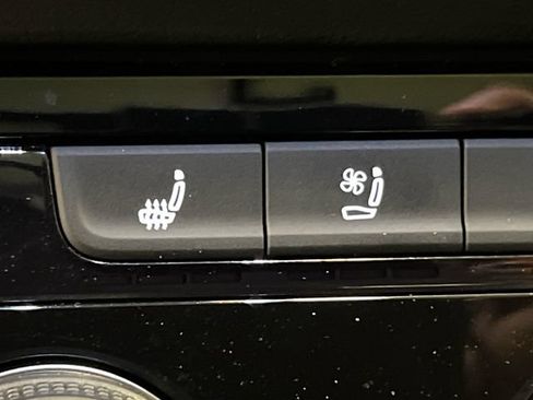Certified 2023 Volkswagen Taos SEL AWD/4WD image 26