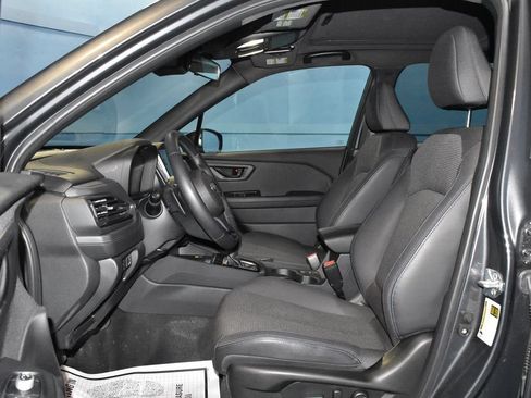 Used 2025 Subaru Forester Premium AWD/4WD image 6