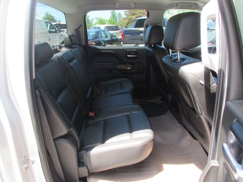 Used 2014 GMC Sierra 1500 SLT w/ Suspension Package, Off-Road RWD image 16