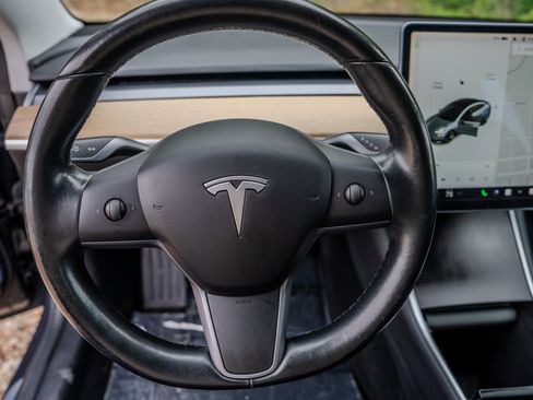 Used 2019 Tesla Model 3 Standard Range Plus RWD image 15