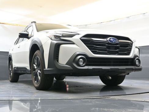 Certified 2025 Subaru Outback Onyx Edition AWD/4WD image 35