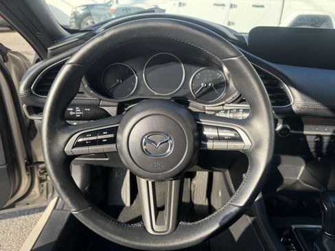 Used 2023 MAZDA MAZDA3 s FWD image 18