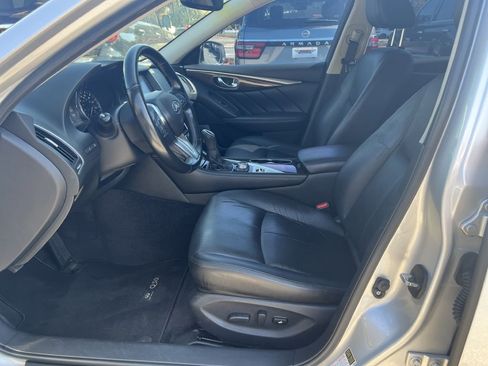 Used 2019 INFINITI Q50 Luxe w/ Essential Package (3.0T Luxe) image 9