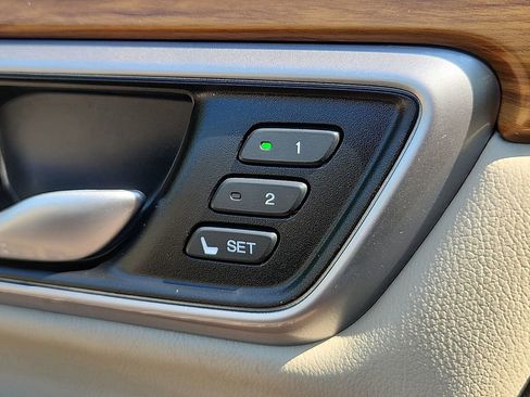 Used 2018 Honda CR-V Touring image 24
