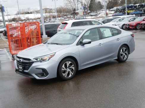 Used 2024 Subaru Legacy Premium image 3