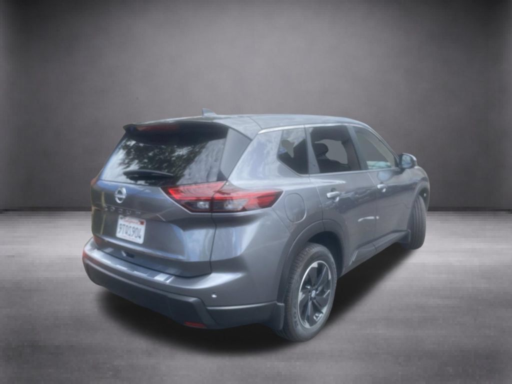 Used 2025 Nissan Rogue SV FWD image 9
