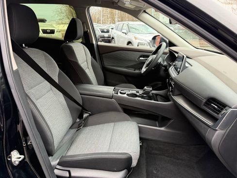 Used 2023 Nissan Rogue SV image 28