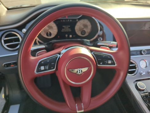Used 2021 Bentley Continental GT V8 image 18