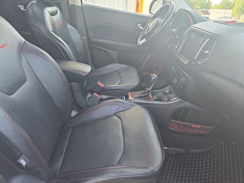 Used 2019 Jeep Compass Trailhawk w/ Leather Interior Group AWD/4WD image 13