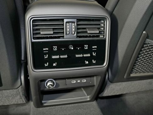 New 2026 Porsche Cayenne image 37