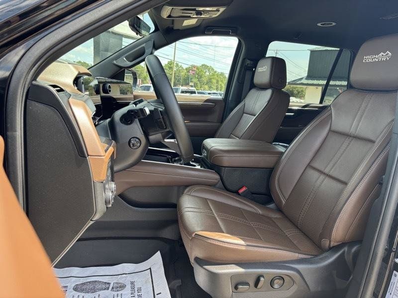 Used 2025 Chevrolet Tahoe High Country RWD image 13