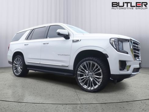 Used 2022 GMC Yukon SLT w/ SLT Premium Package AWD/4WD image 8