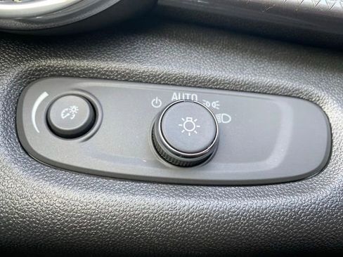 Used 2025 Chevrolet Trax ACTIV w/ Driver Confidence Package image 26