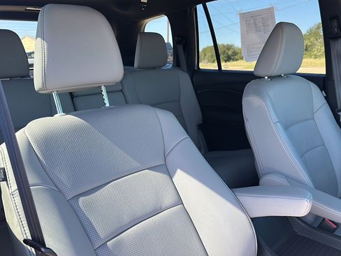 Used 2023 Honda Passport EX-L image 24