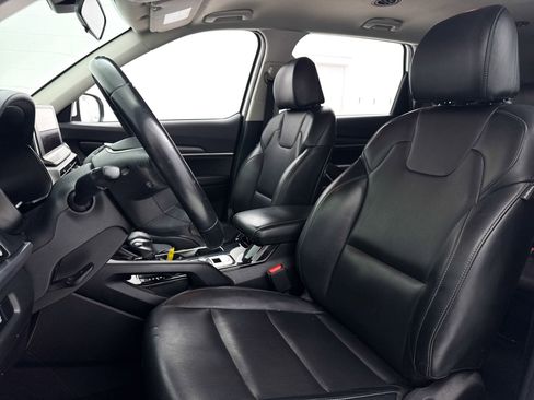 Used 2022 Kia Telluride LX FWD image 21