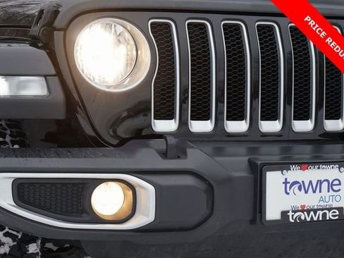 Used 2022 Jeep Wrangler Unlimited Sahara w/ Cold Weather Group image 12