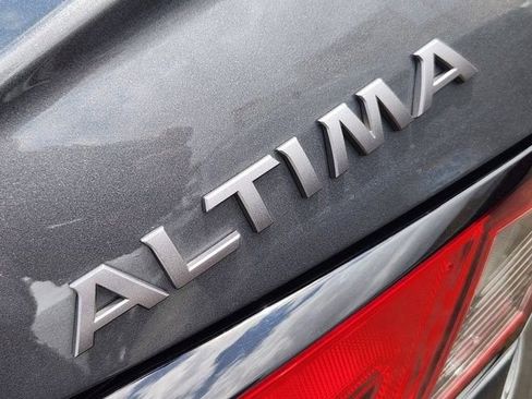Used 2025 Nissan Altima 2.5 SV image 11