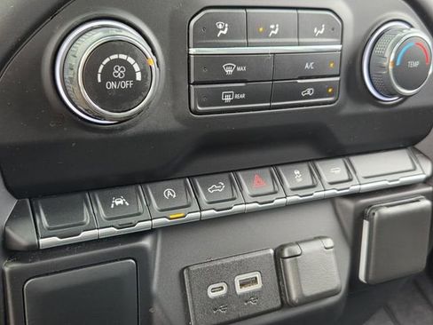 Used 2022 Chevrolet Silverado 1500 Custom RWD image 23