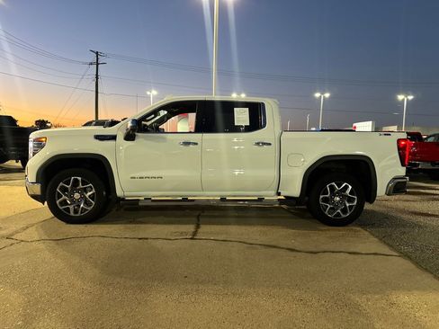 Used 2023 GMC Sierra 1500 SLT w/ SLT Premium Package image 2