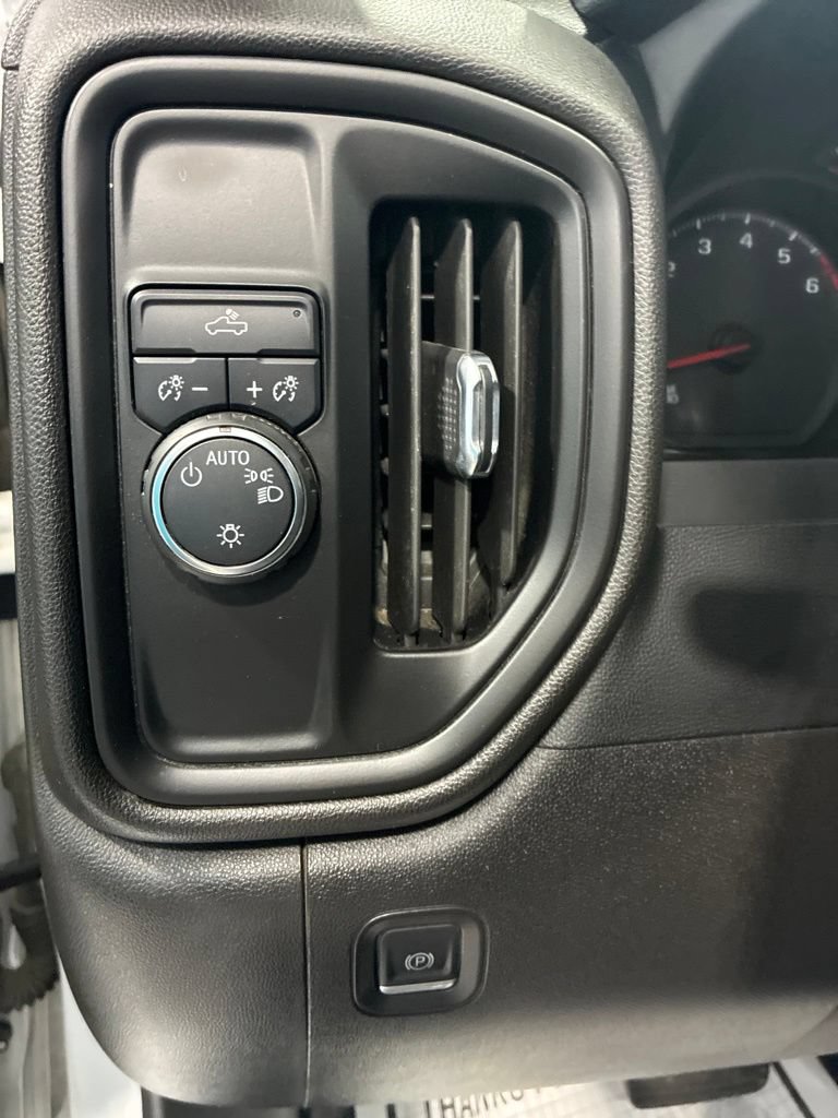 Used 2022 Chevrolet Silverado 1500 Custom RWD image 19
