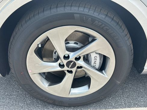 New 2026 Genesis GV70 2.5T AWD/4WD image 13
