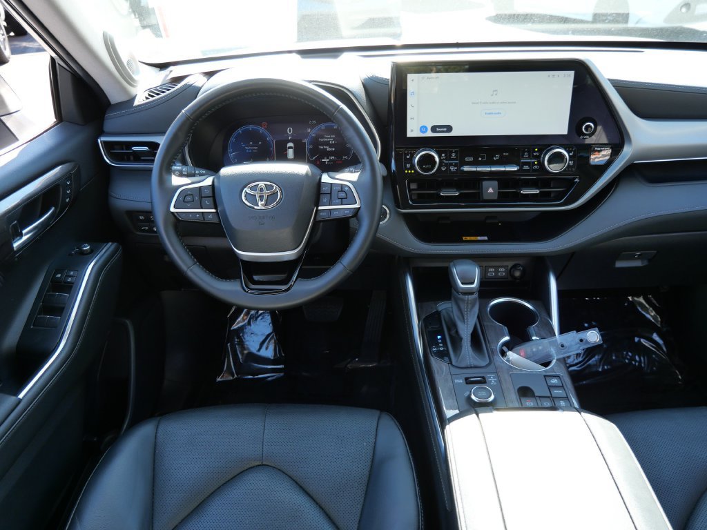Used 2023 Toyota Highlander Platinum AWD/4WD image 12