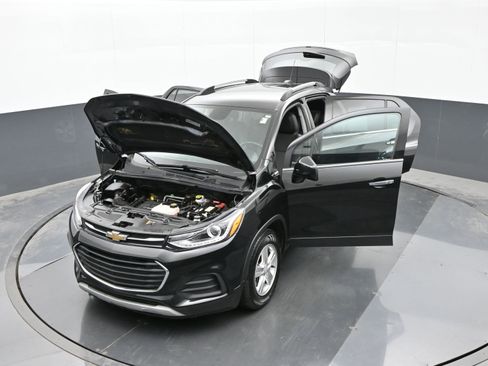 Used 2020 Chevrolet Trax LT w/ LT Convenience Package image 43