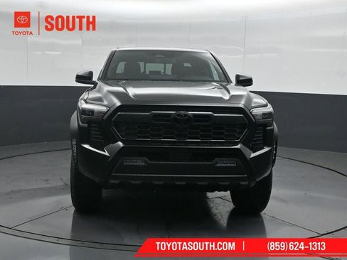New 2026 Toyota Tacoma TRD Off-Road w/ TRD Off Road Upgrade Package AWD/4WD image 5