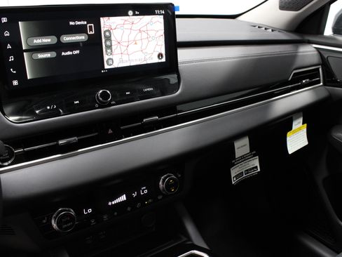 New 2025 Mitsubishi Outlander SE image 24