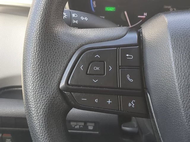 Used 2025 Toyota Sienna LE FWD image 28