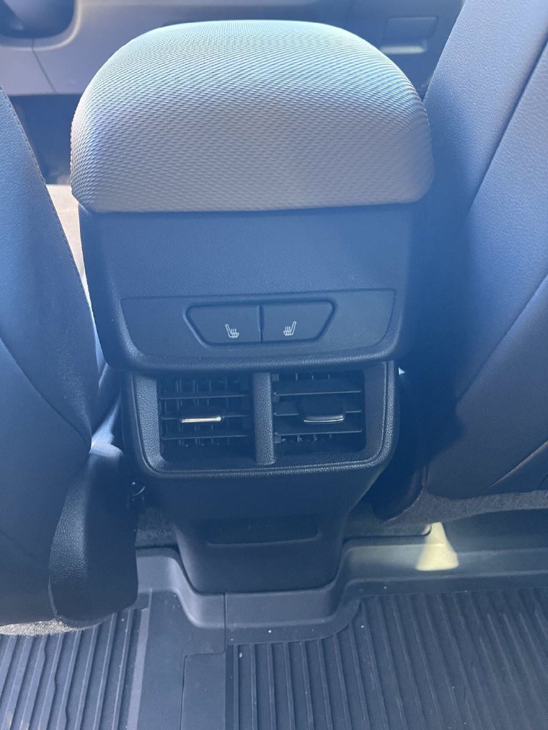Used 2025 Chevrolet Equinox ACTIV w/ Safety and Technology Package AWD/4WD image 21