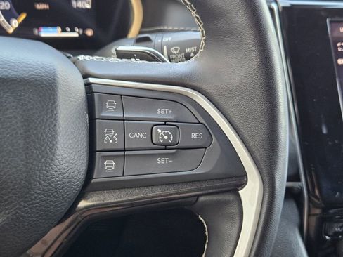 Used 2022 Jeep Grand Cherokee L Laredo RWD image 31